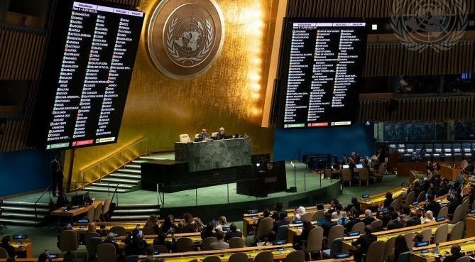 'भारत यूक्रेन में रूसी हमले के खिलाफ संयुक्त राष्ट्र महासभा के प्रस्ताव से अलग रहा | '